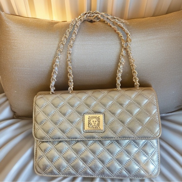 Elegant Anne Klein Lion Lady Medium Flap Handbag - Picture 1 of 4